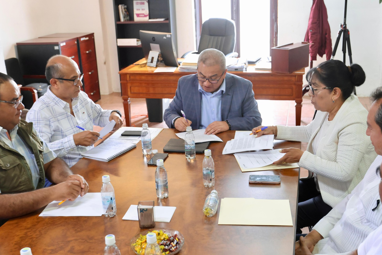 Gobierno de Tlaxcala prioriza diálogo con docentes y acuerda medidas para proteger la integridad del magisterio